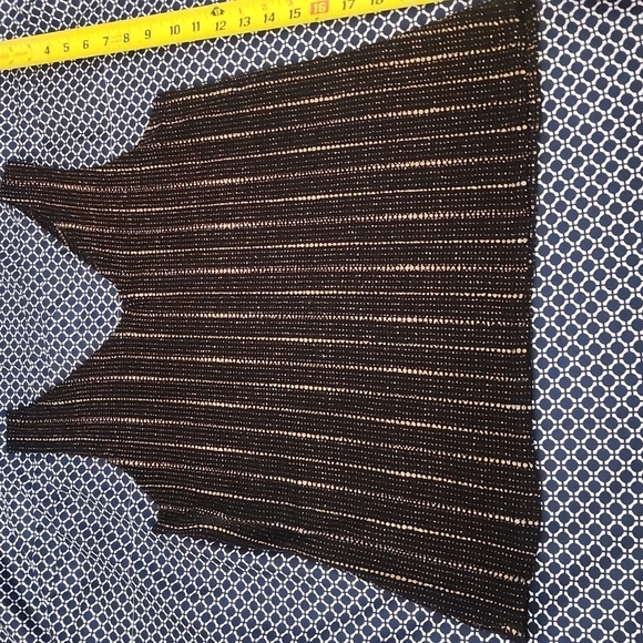 Gold and Black Shimmer Tank Top Size Small - Picture 4 of 10